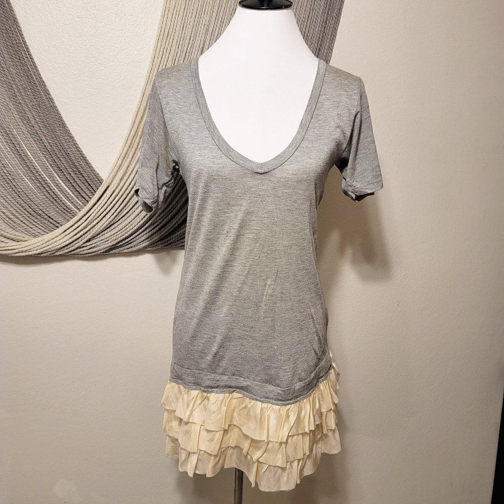 Young, Fabulous & Broke Ruffle Bottom Tee Sz XS